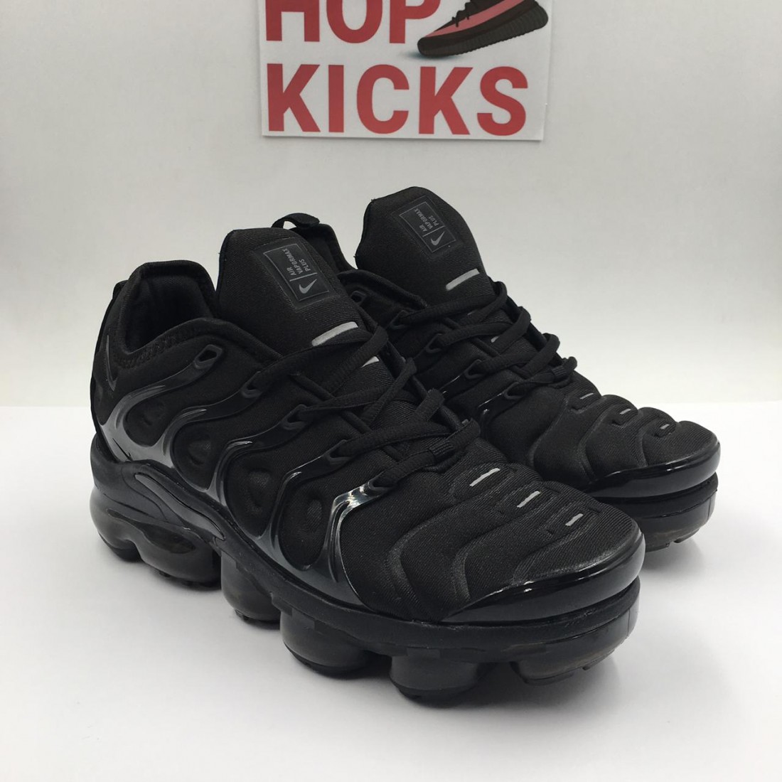 nike vapormax plus triple black size 7
